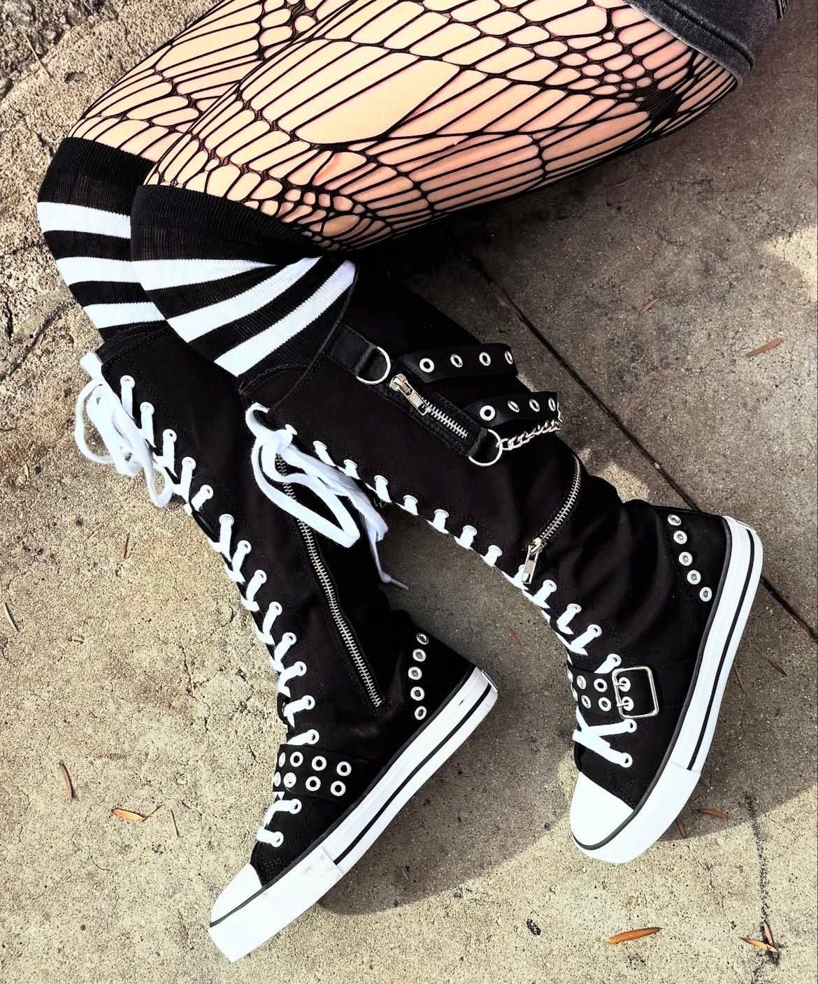 rawr xd black white y2k shoes
