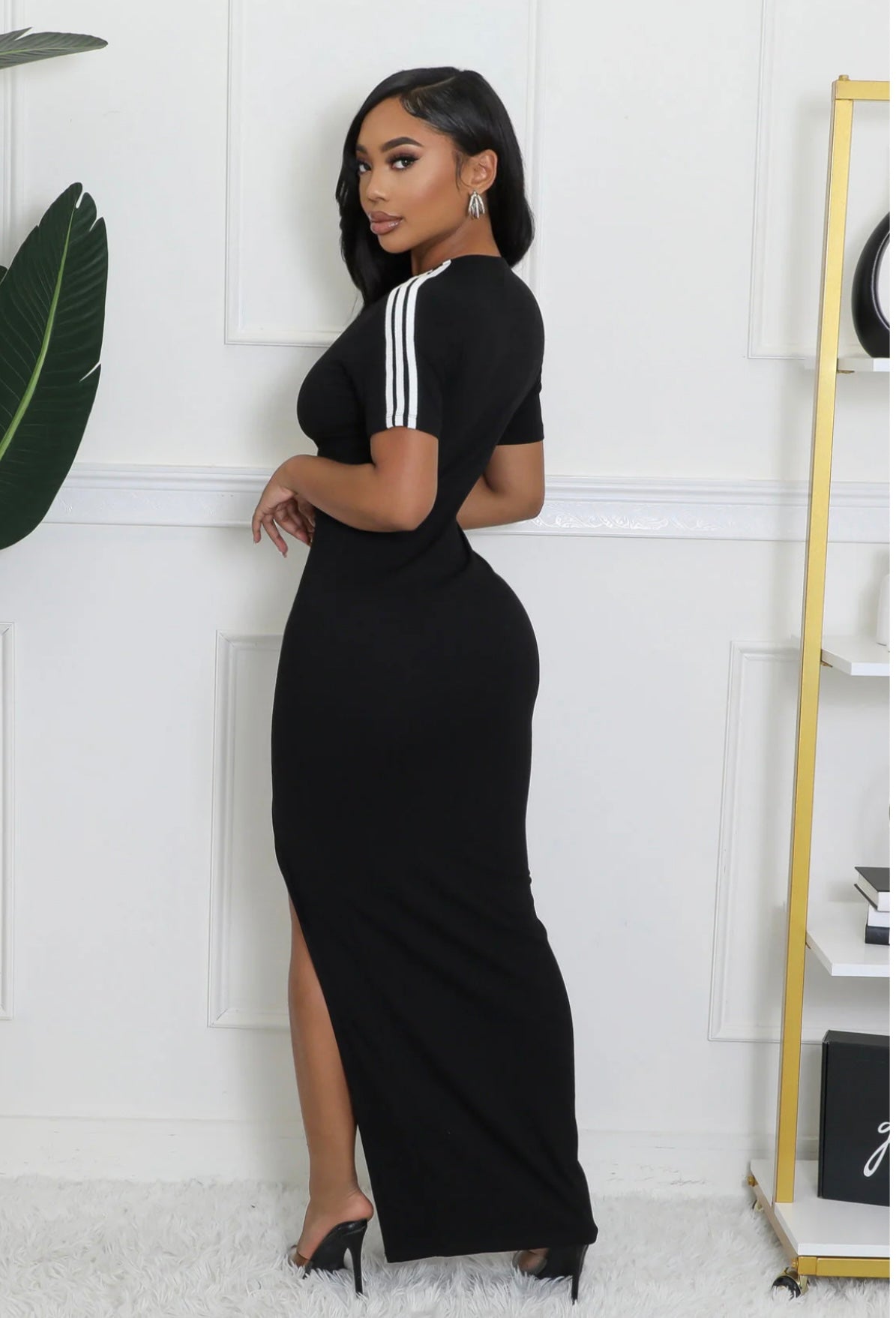 Pretty with a slit