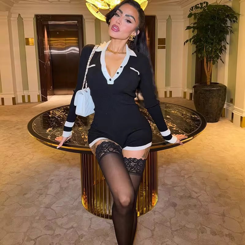 The sophisticated romper with collar ￼