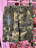 Men wearing Camo Men Shorts casual outdoor street style outfit