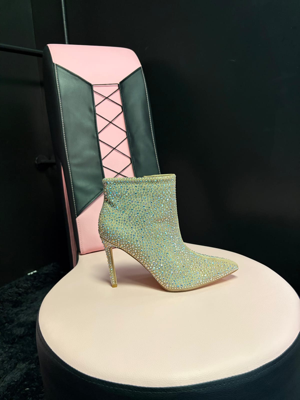 Front view Izara Shoes stylish women luxury heels design